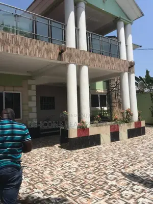 6bdrm House in De-Icons Real Estate, Awutu Senya East Municipal