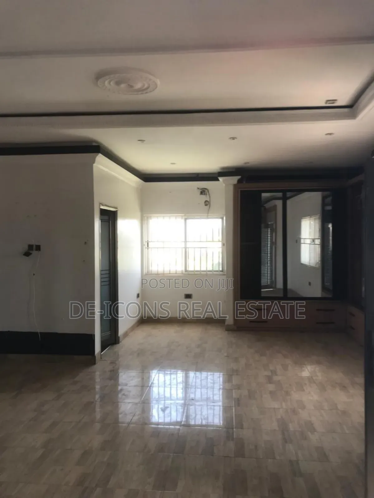 6bdrm House in De-Icons Real Estate, Awutu Senya East Municipal