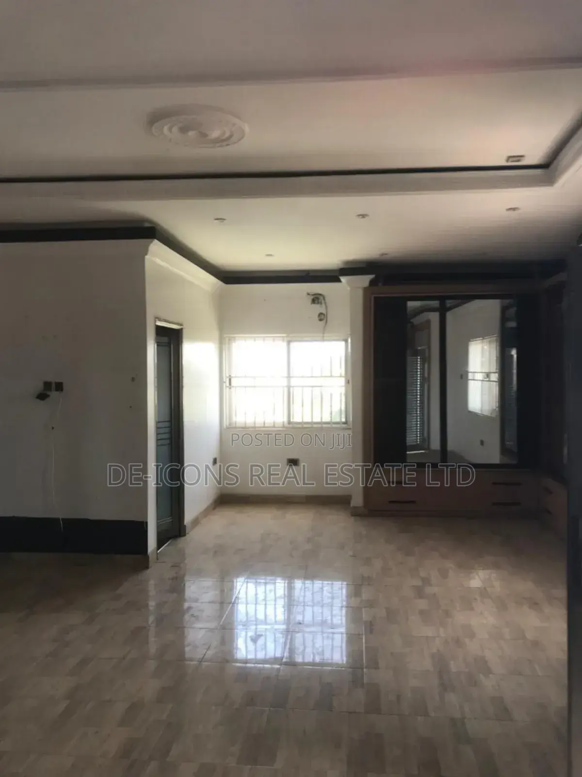 6bdrm House in De-Icons Real Estate, Awutu Senya East Municipal