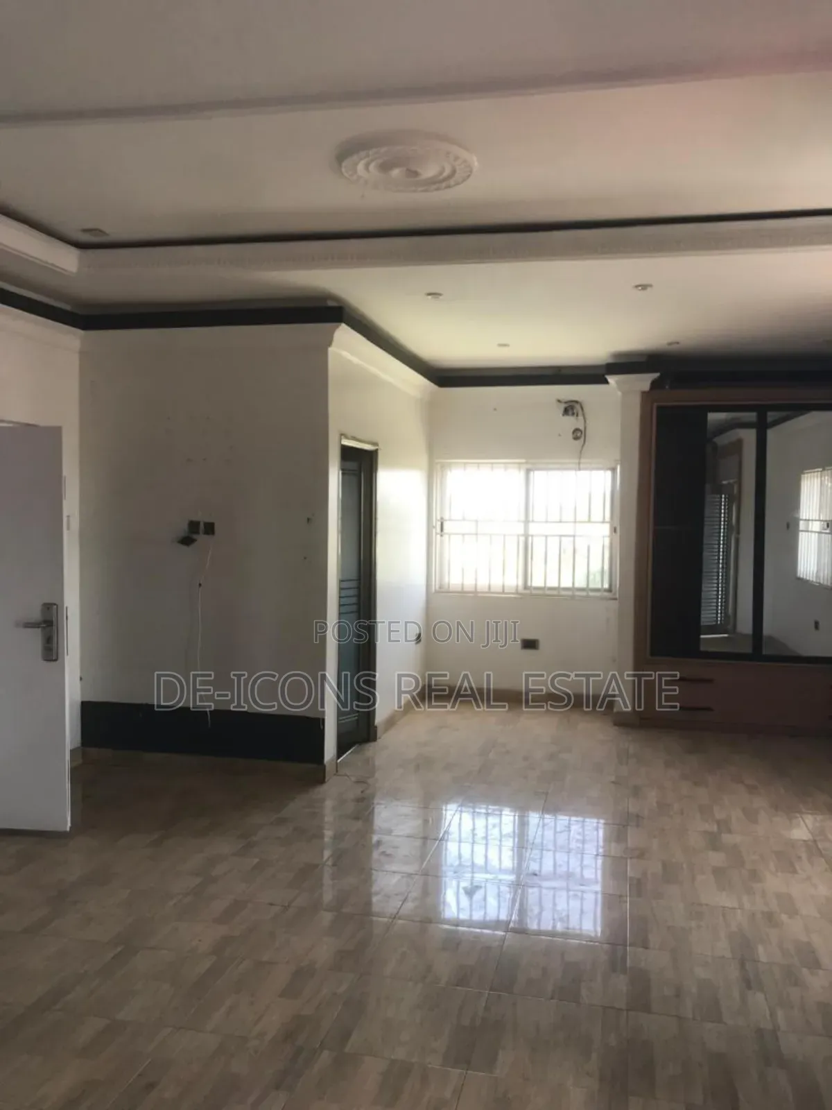 6bdrm House in De-Icons Real Estate, Awutu Senya East Municipal