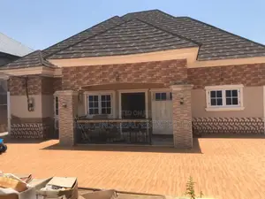 4bdrm Mansion in De-Icons Real Estate, Awutu Senya East Municipal