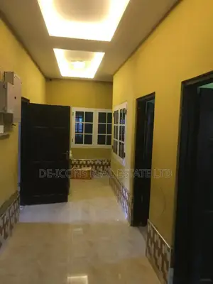 4bdrm Mansion in De-Icons Real Estate, Awutu Senya East Municipal