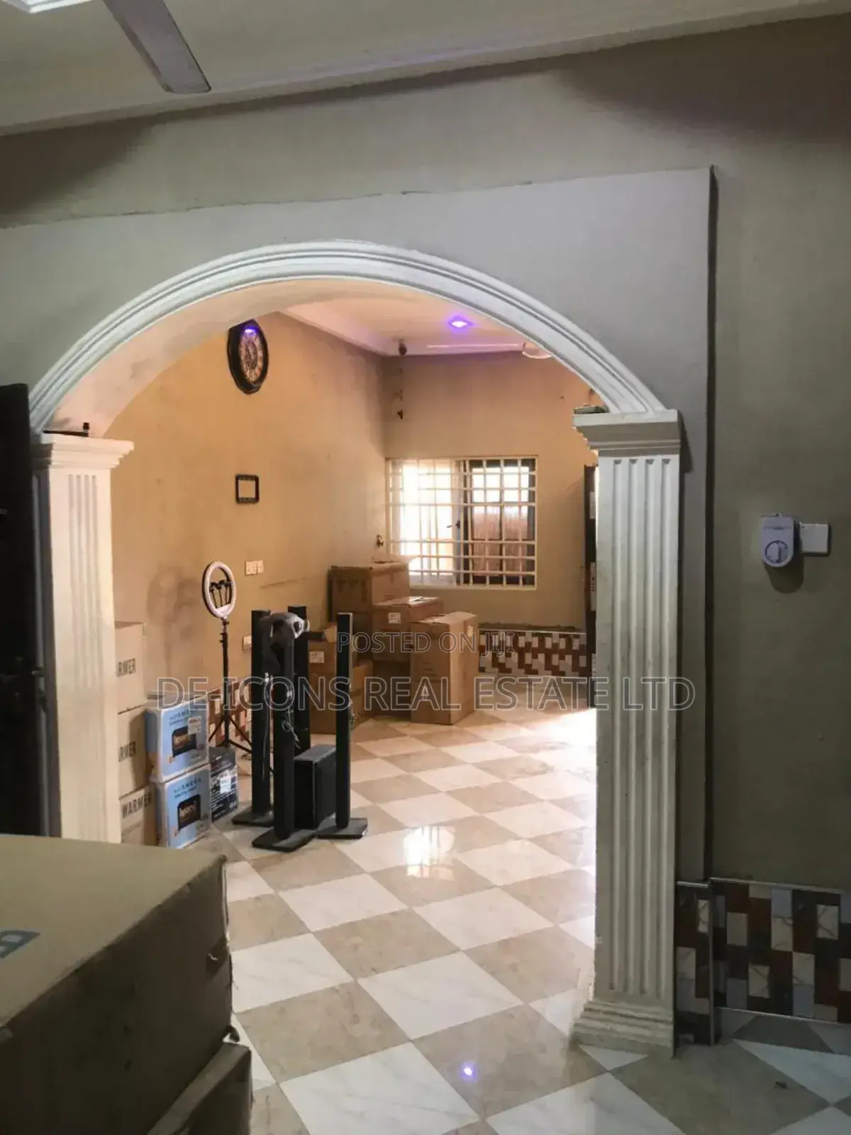 4bdrm Mansion in De-Icons Real Estate, Awutu Senya East Municipal