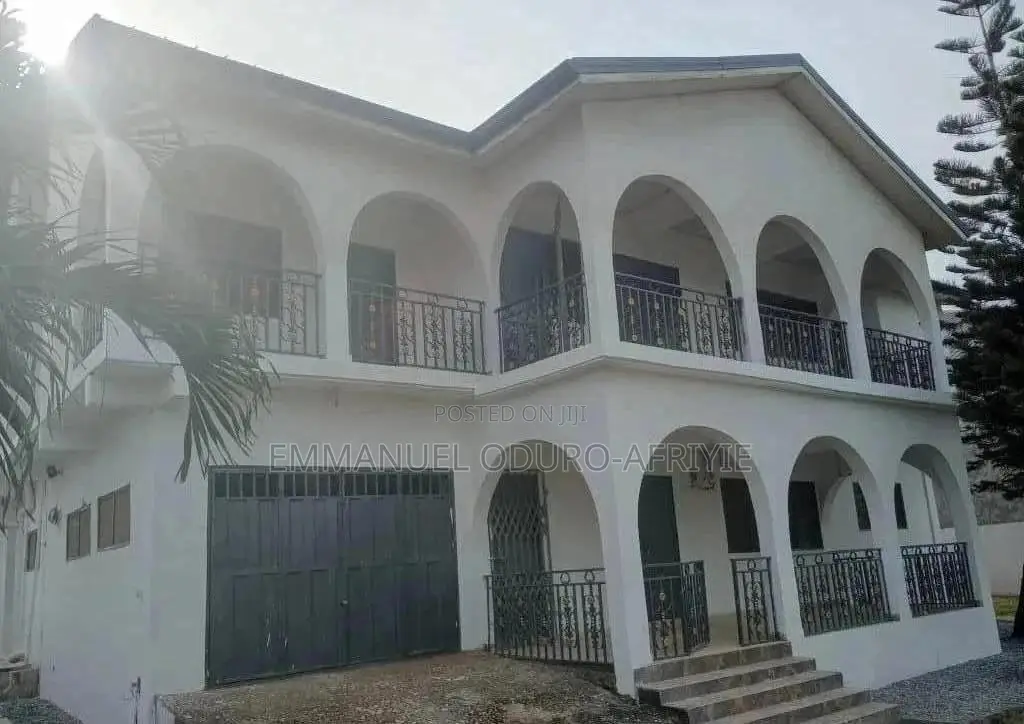 7bdrm House in Amasaman Shikpontele, Ga West Municipal for rent