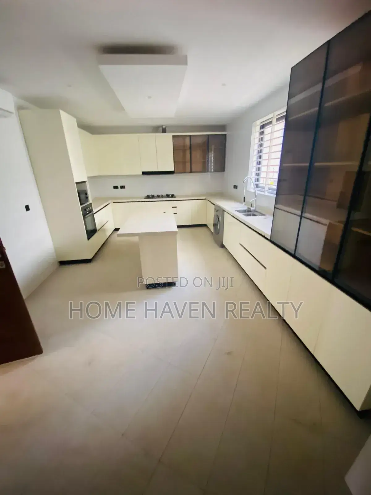 5bdrm House in Dzorwulu for sale