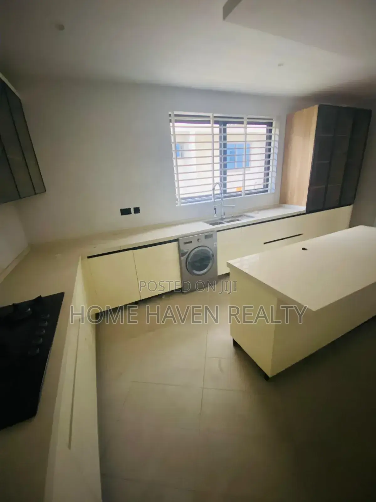 5bdrm House in Dzorwulu for sale