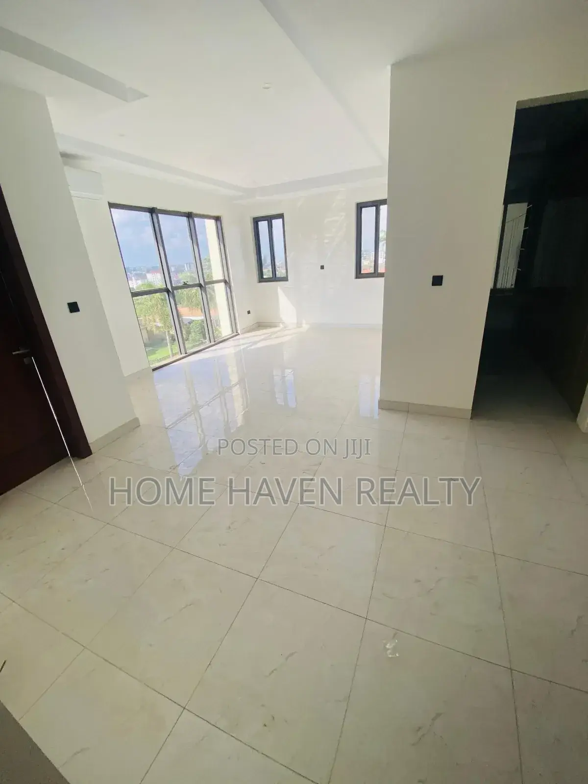 5bdrm House in Dzorwulu for sale