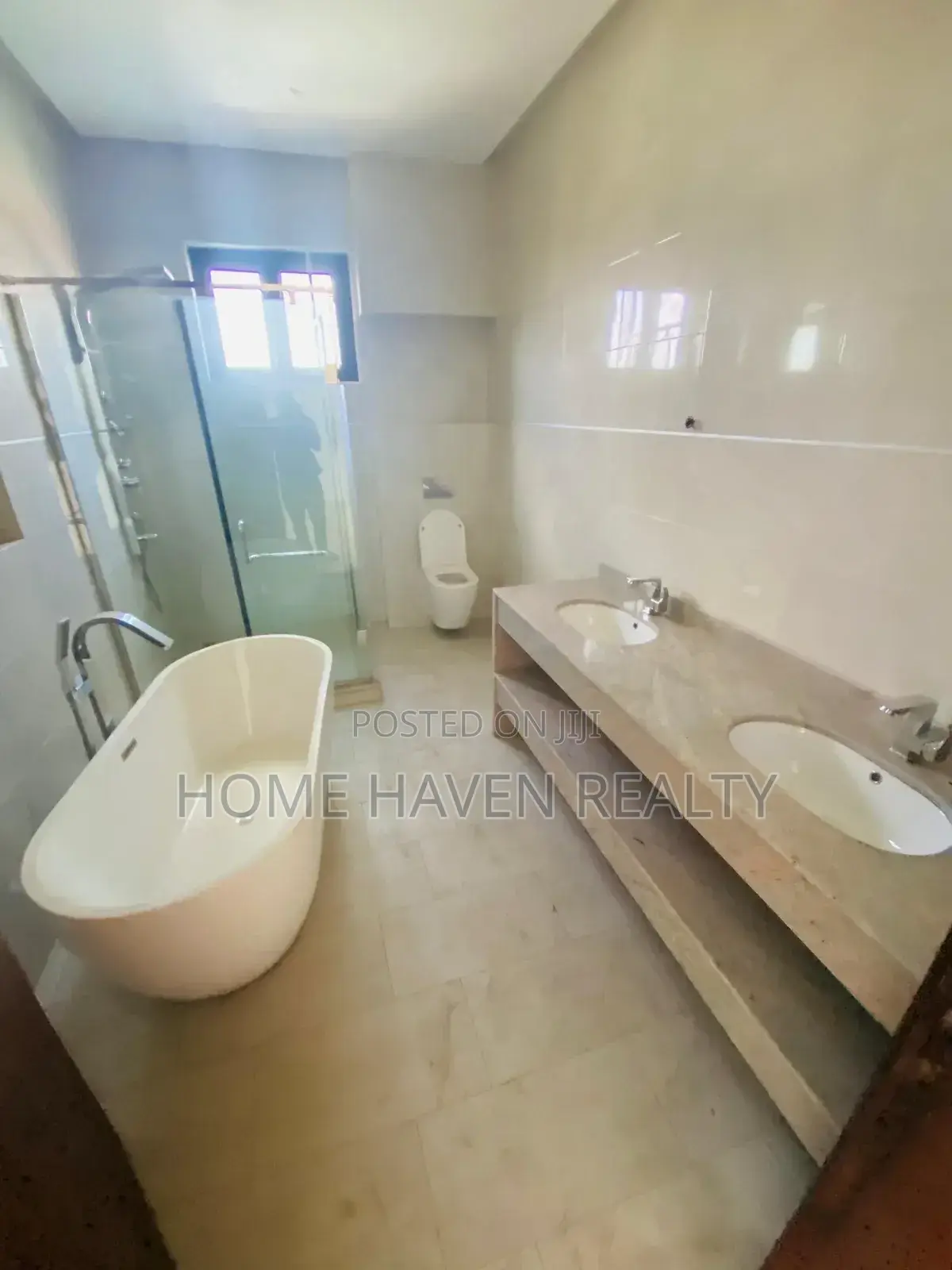 5bdrm House in Dzorwulu for sale