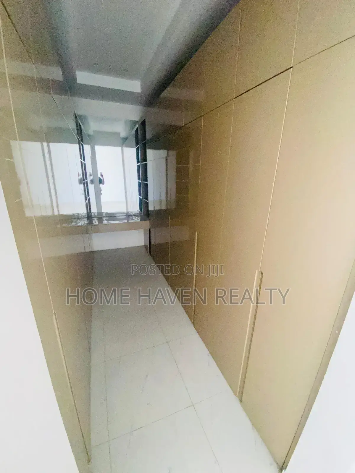5bdrm House in Dzorwulu for sale