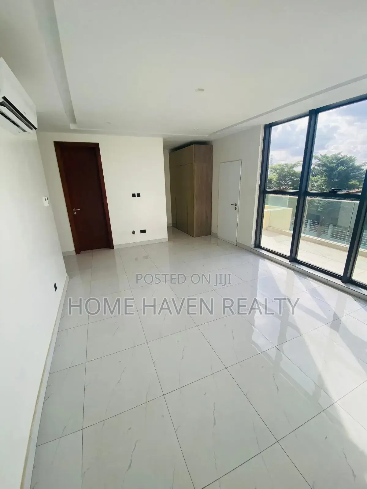 5bdrm House in Dzorwulu for sale