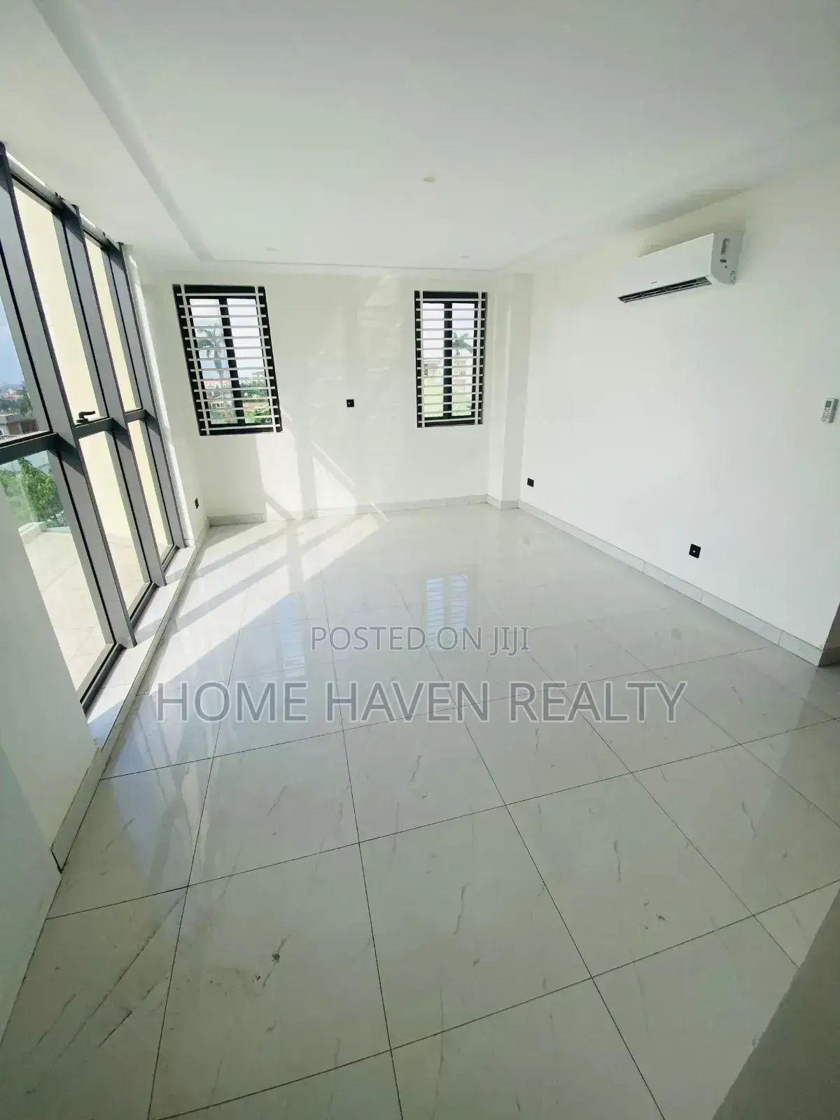 5bdrm House in Dzorwulu for sale