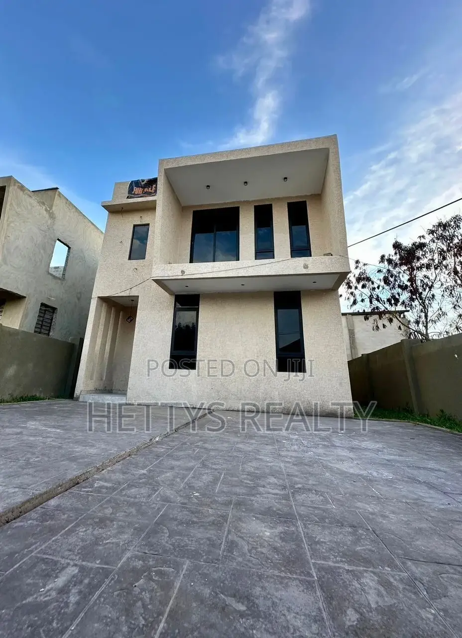 3bdrm House in East Legon for sale