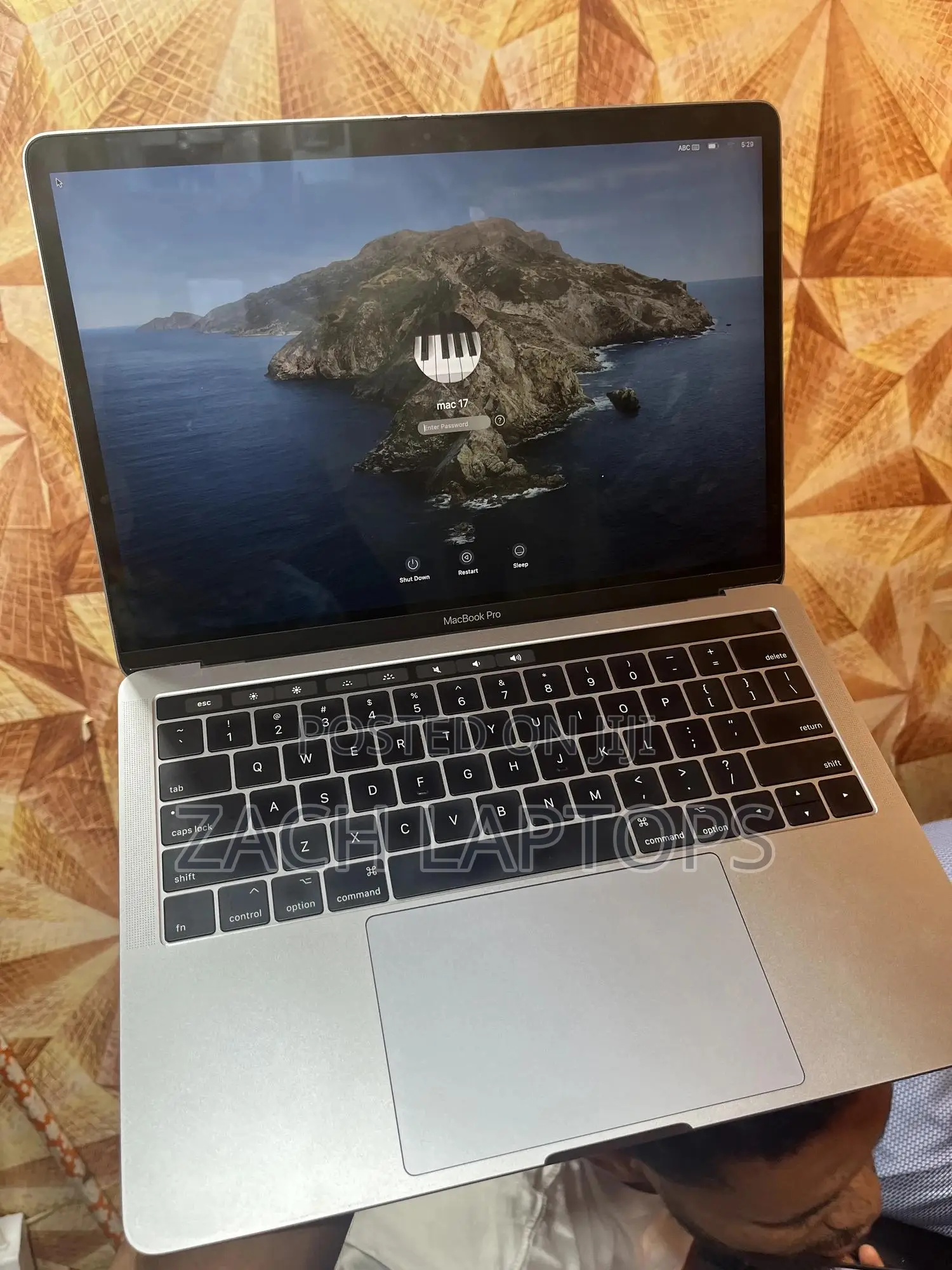 Laptop Apple MacBook Pro 2018 16GB Intel Core i5 SSD 512GB