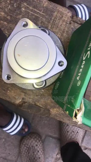 Chrysler 300 2013 Front Hub