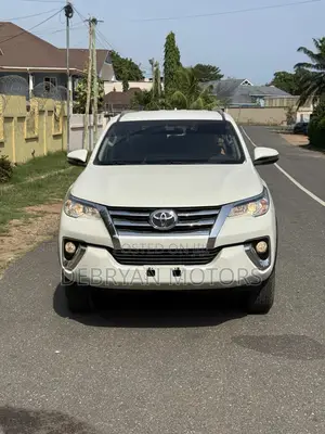 Toyota Fortuner 2.7 AWD 2019 White