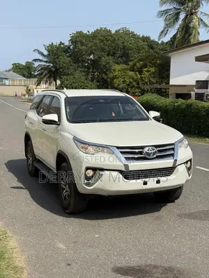 Toyota Fortuner 2.7 AWD 2019 White