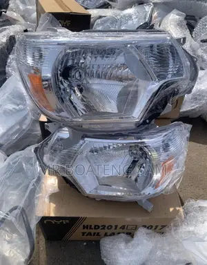 Toyota Tacoma 2012 Headlight