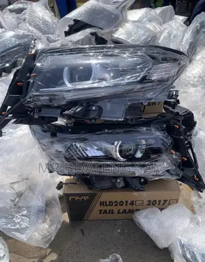 Toyota Land Cruiser 2014-2017 Headlight