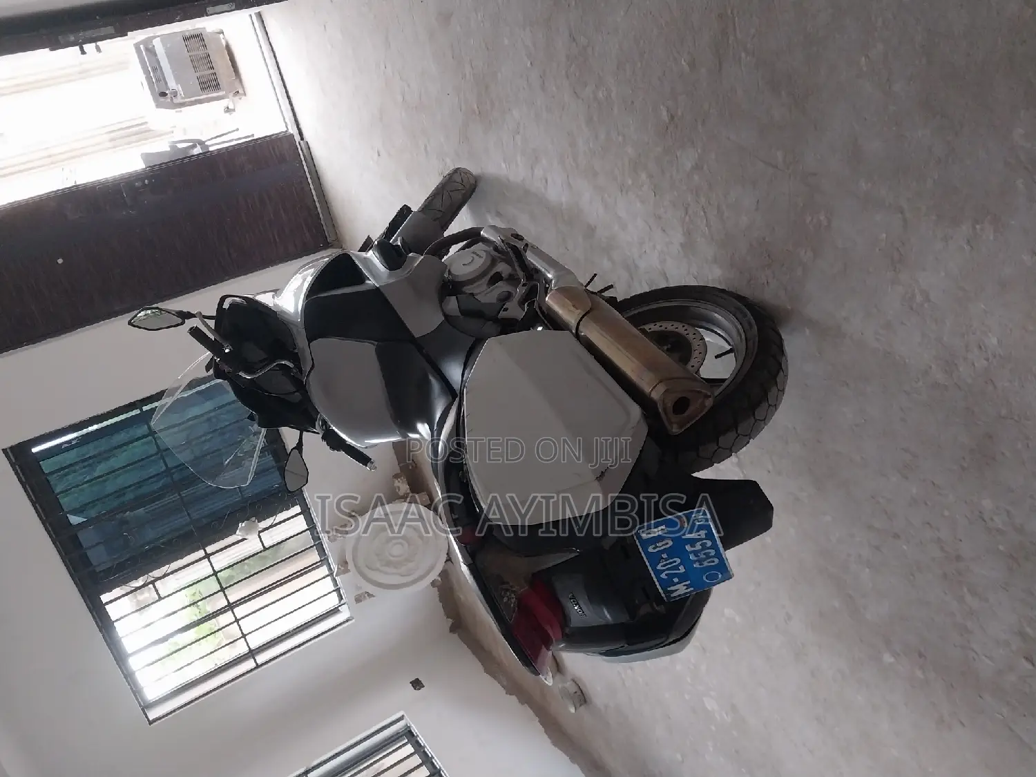 Honda VFR 700F 2010 Silver