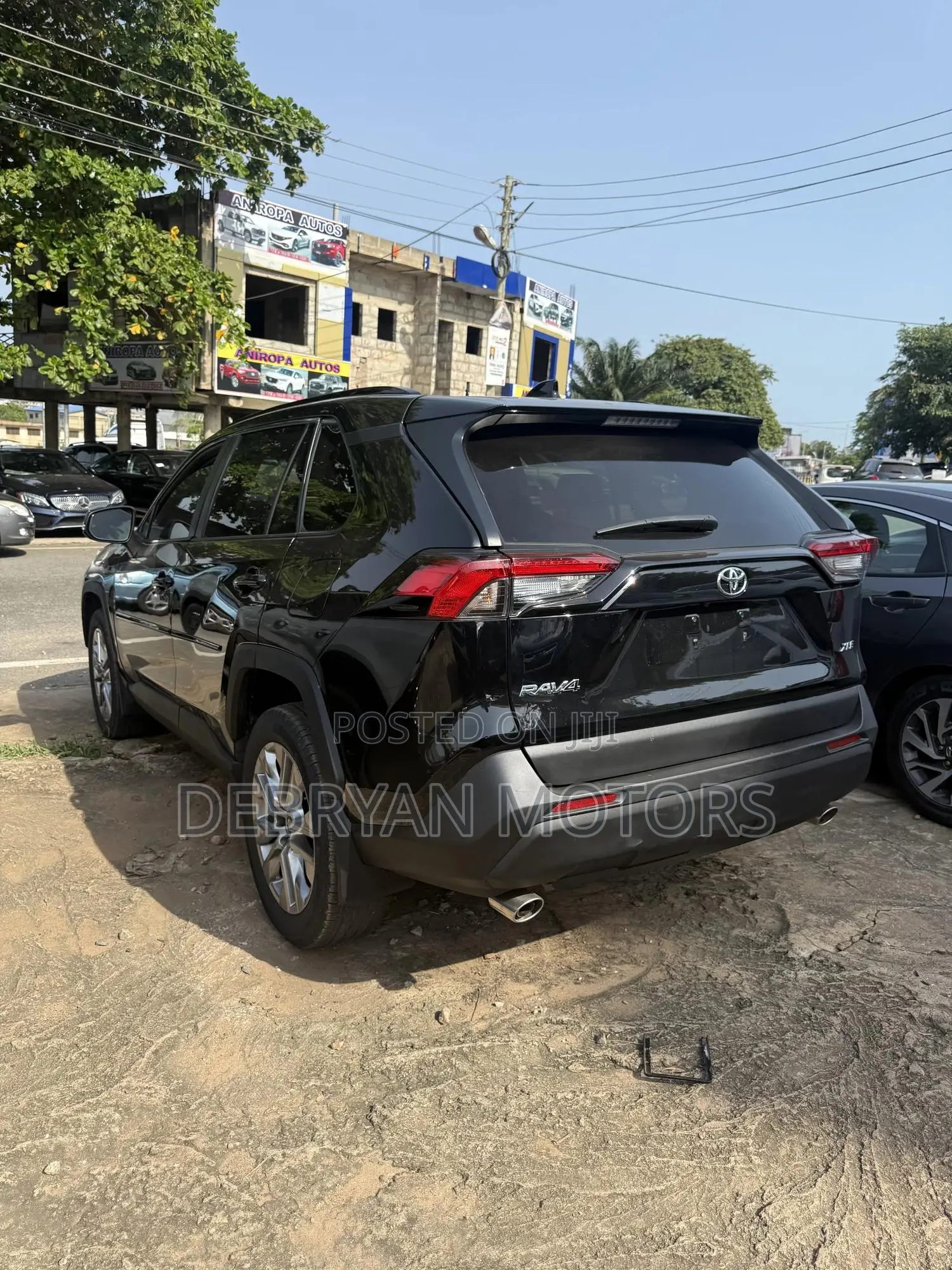 Toyota RAV4 XLE Premium 2022 Black