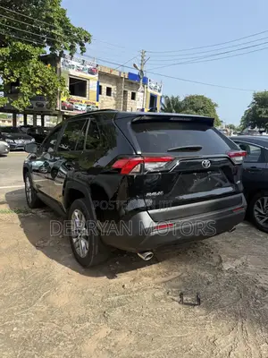 Toyota RAV4 XLE Premium 2022 Black