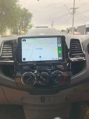 Hilux / Fortuner Android Radio Apple Carplay Reverse Camera