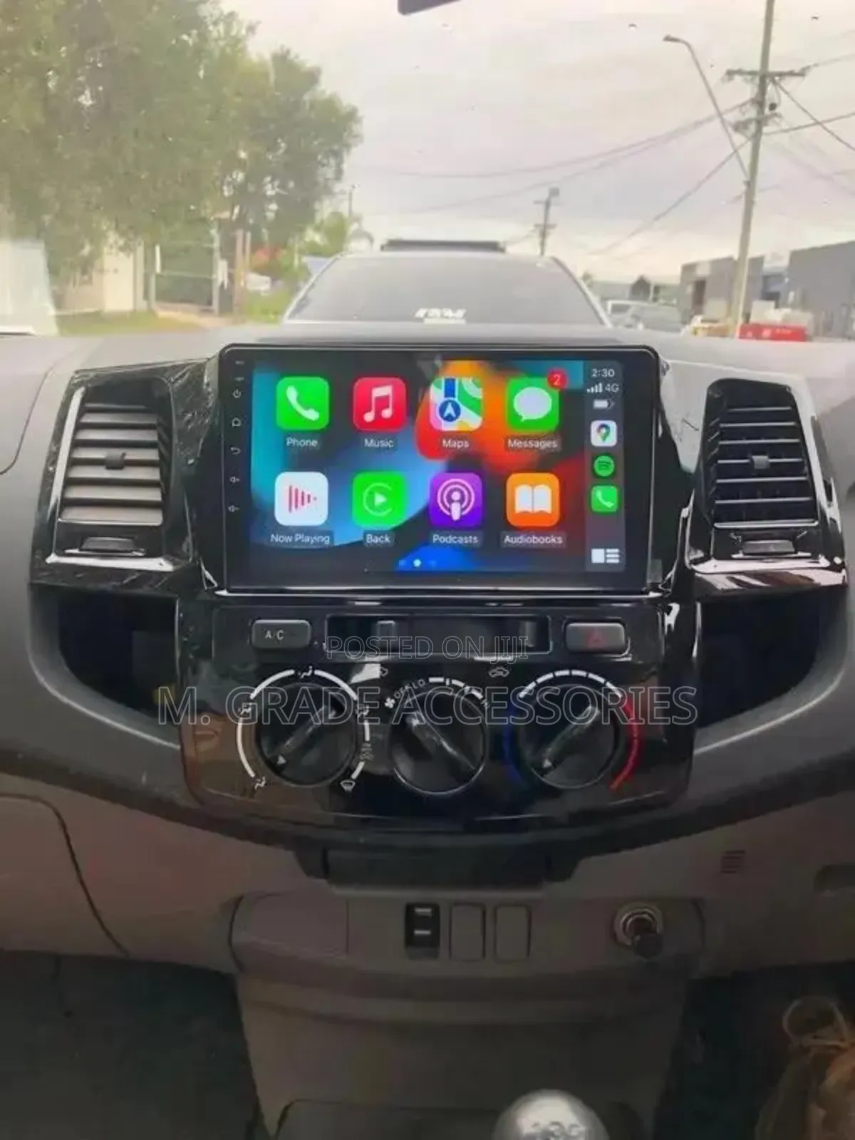 Hilux / Fortuner Android Radio Apple Carplay Reverse Camera