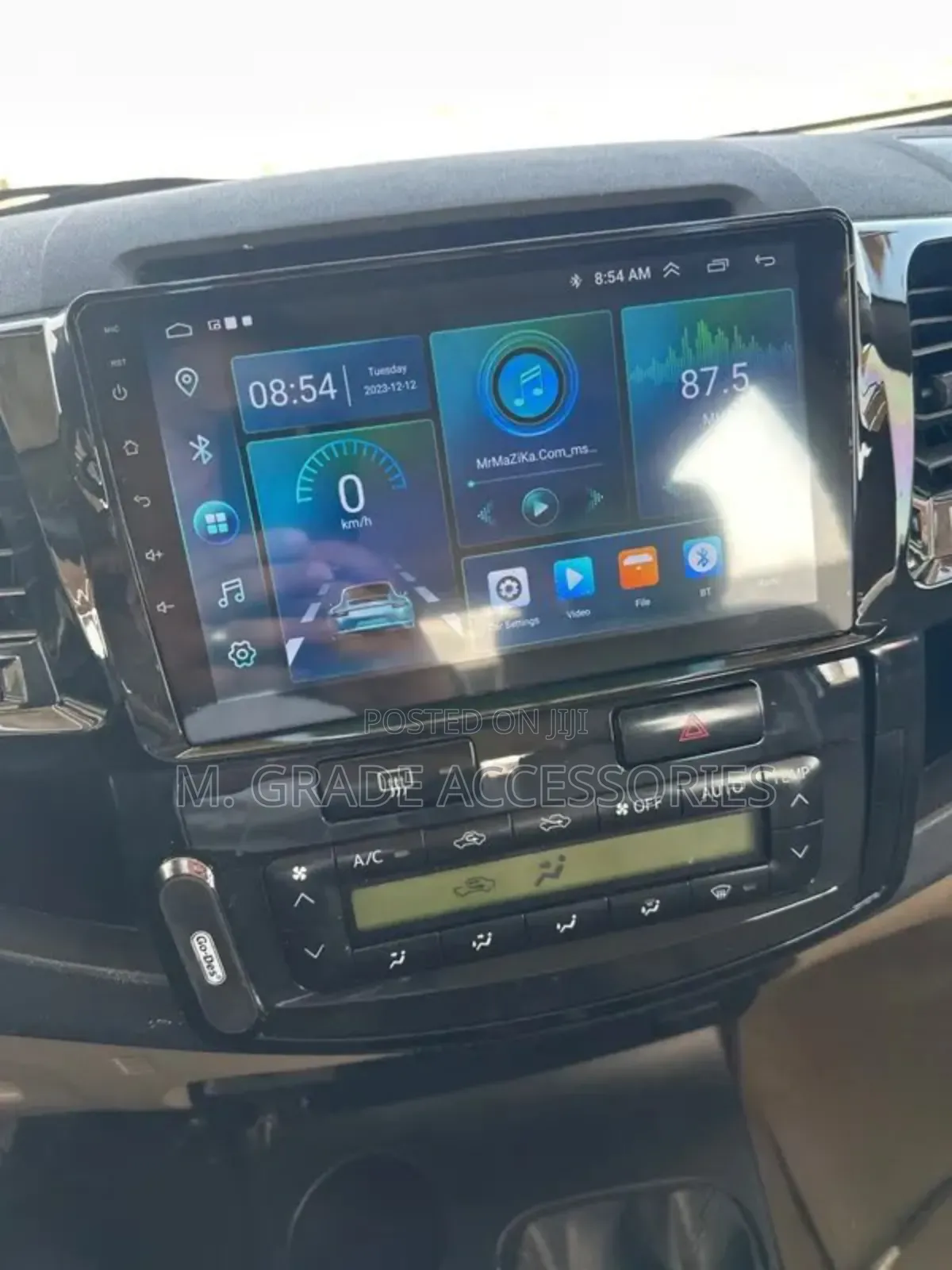 Hilux / Fortuner Android Radio Apple Carplay Reverse Camera