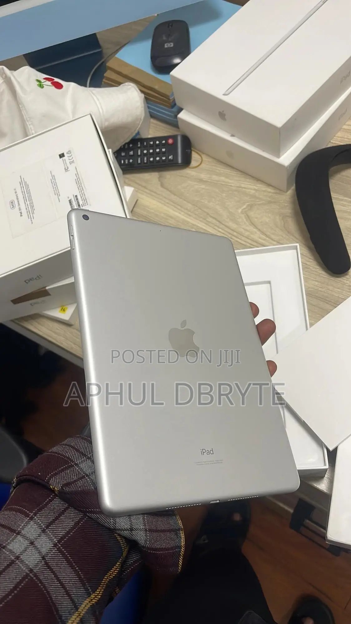 New Apple iPad 9.7 64 GB Silver