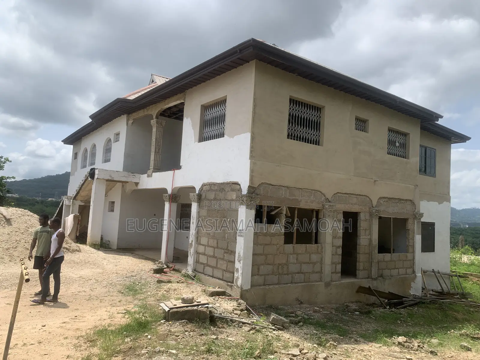 8bdrm Block of Flats in Cullands Ghana, Obuasi Municipal for sale