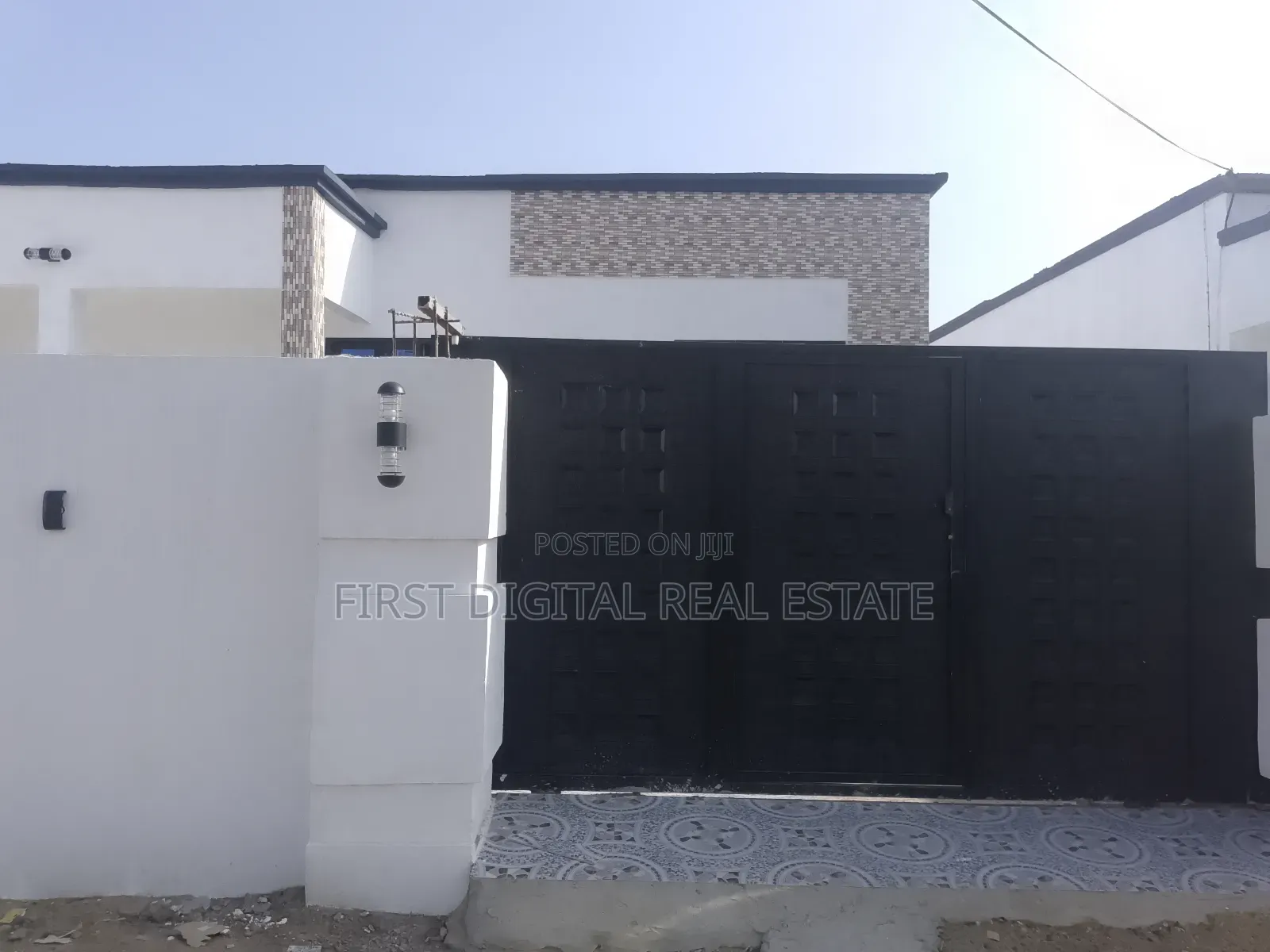 3bdrm House in First Digital Real, Awutu Senya East Municipal for sale