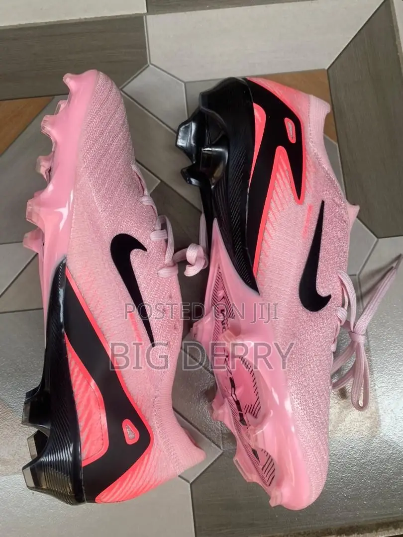 Nike Phantom Boots