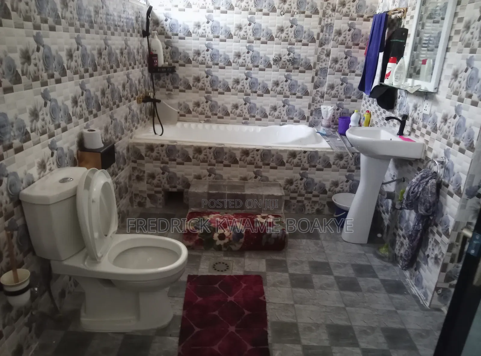 5bdrm House in Brother K Estate, Kumasi Metropolitan for sale