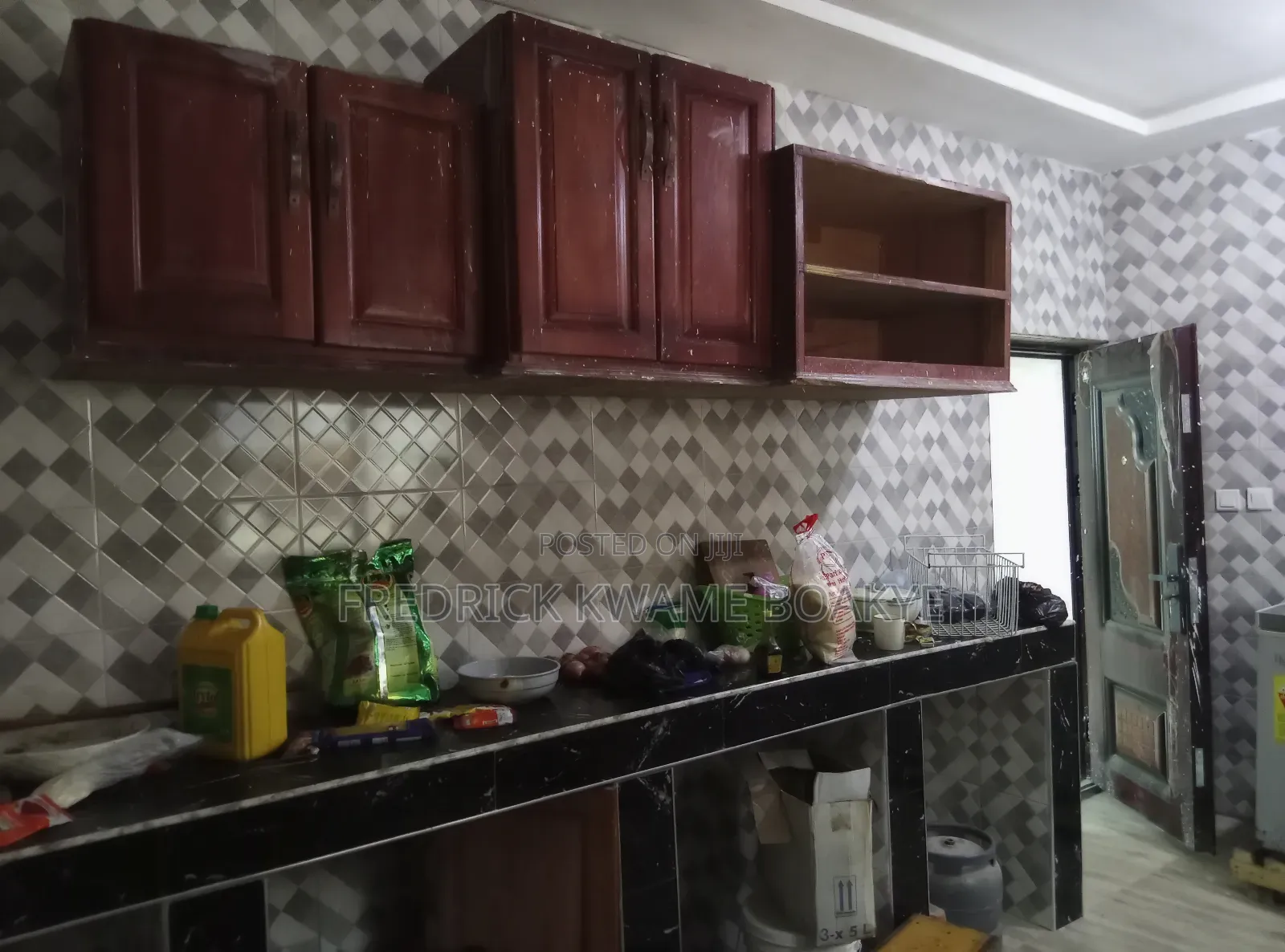 5bdrm House in Brother K Estate, Kumasi Metropolitan for sale