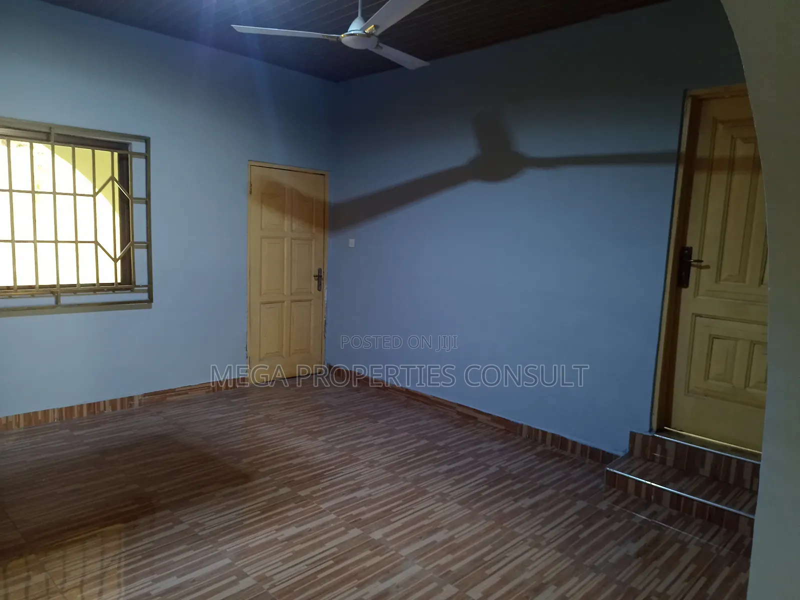 5bdrm House in Awoshie for sale