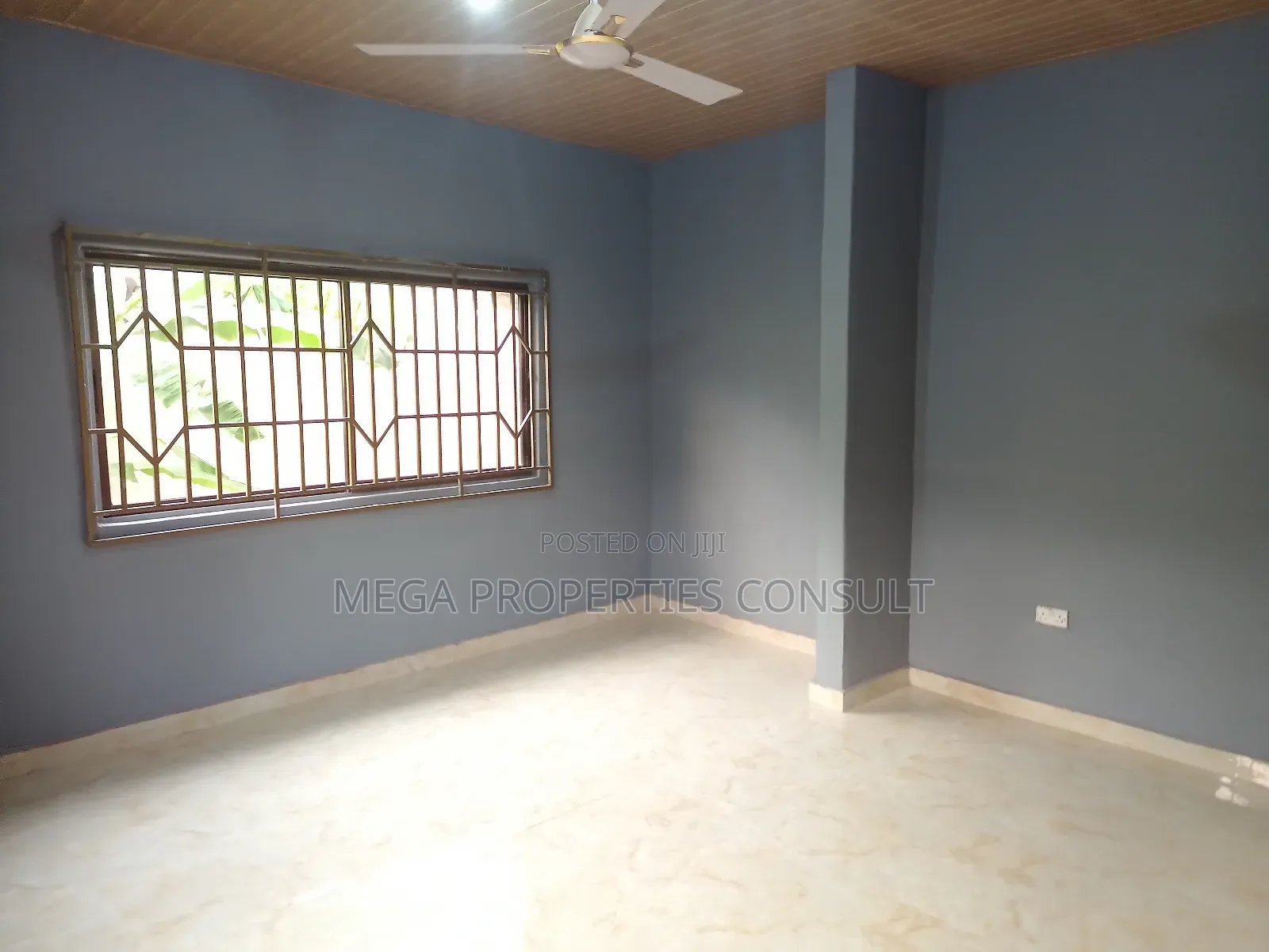5bdrm House in Awoshie for sale