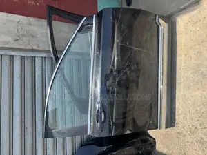 Honda Cr-v 2018 Front Right Door