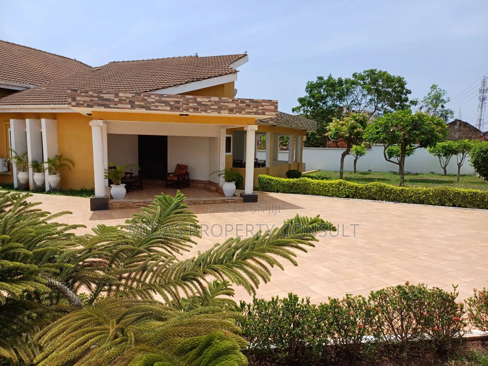 6bdrm House in East Airport Palace, Spintex for sale