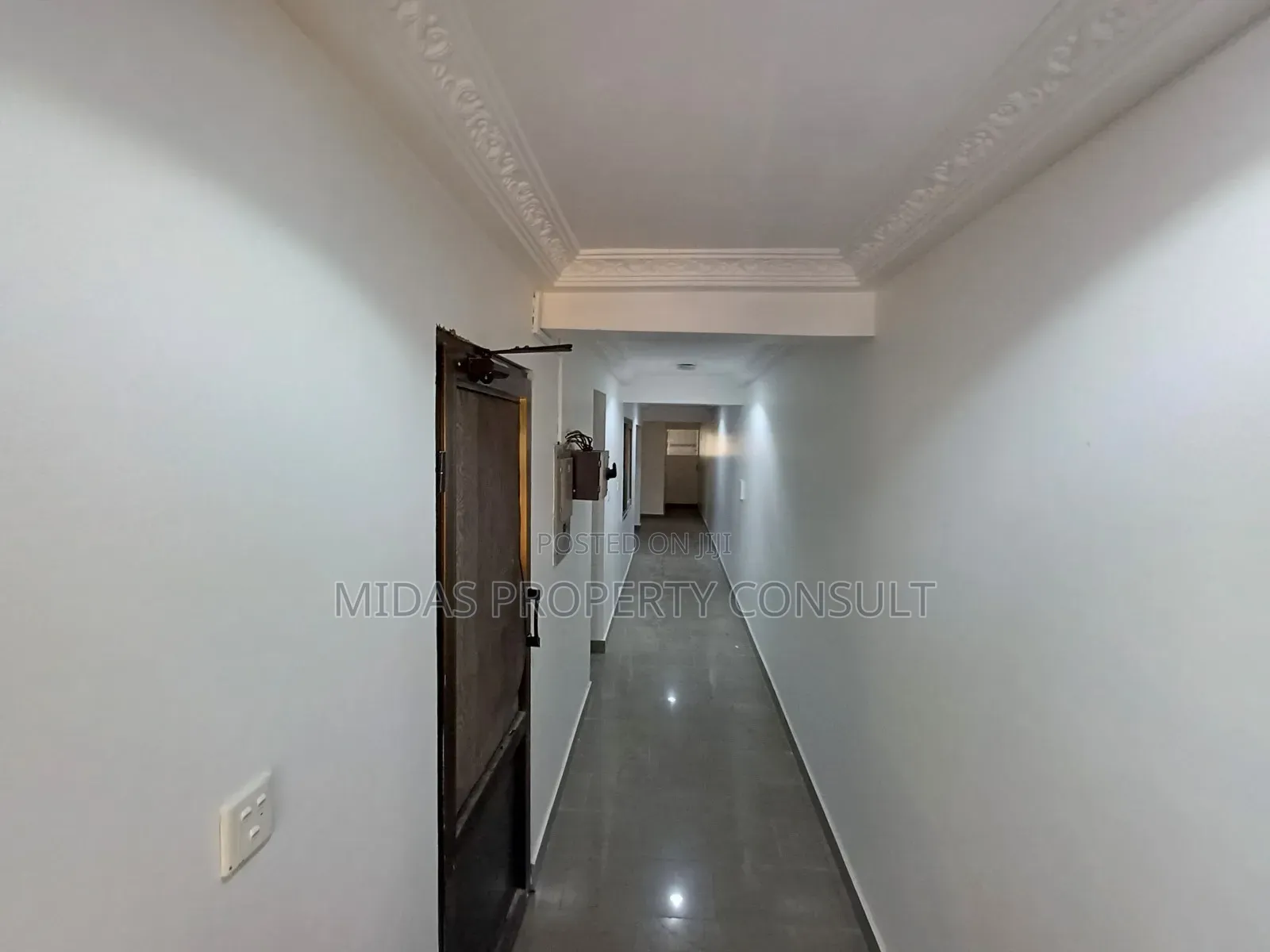6bdrm House in East Airport Palace, Spintex for sale