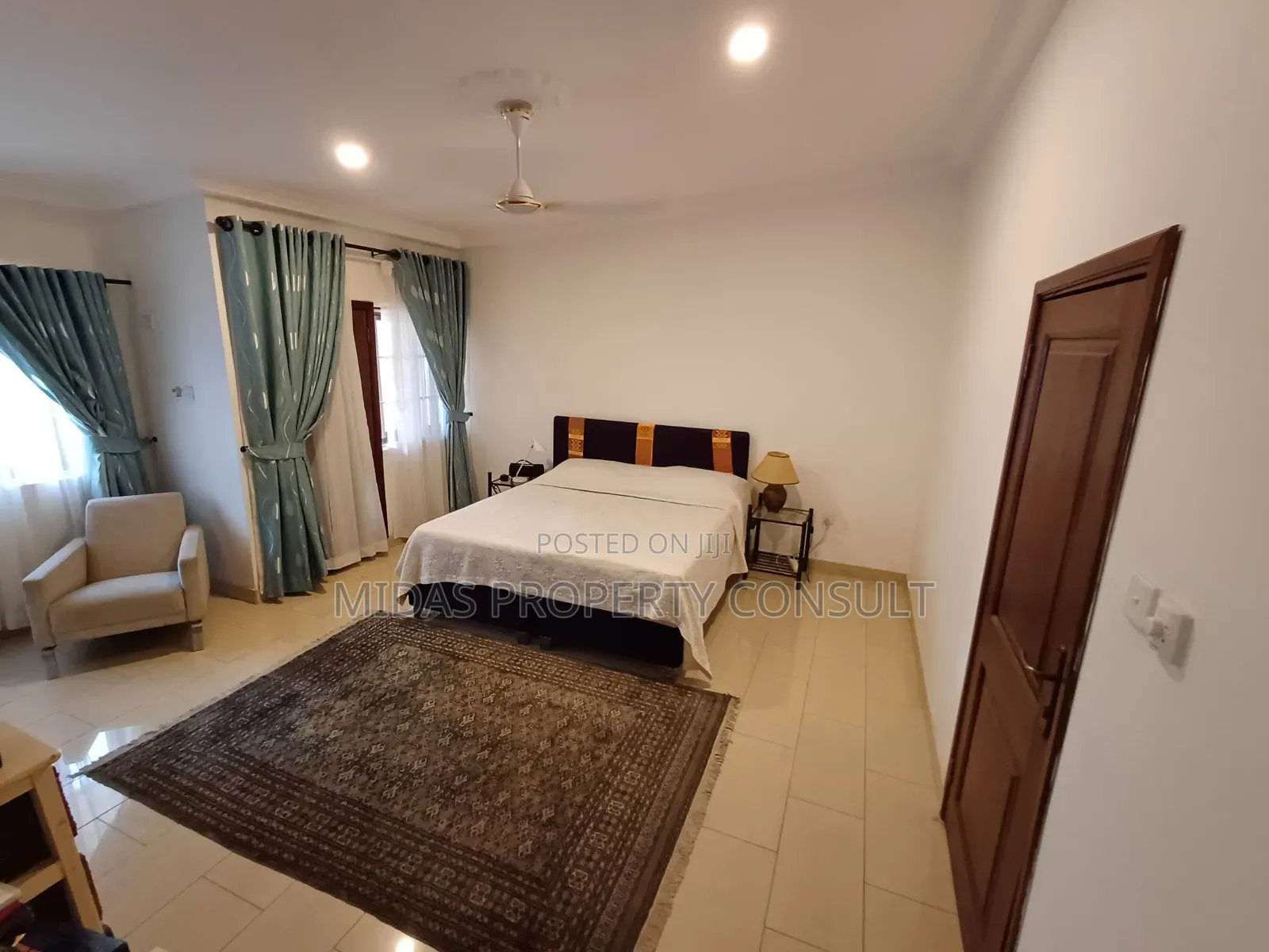 6bdrm House in East Airport Palace, Spintex for sale