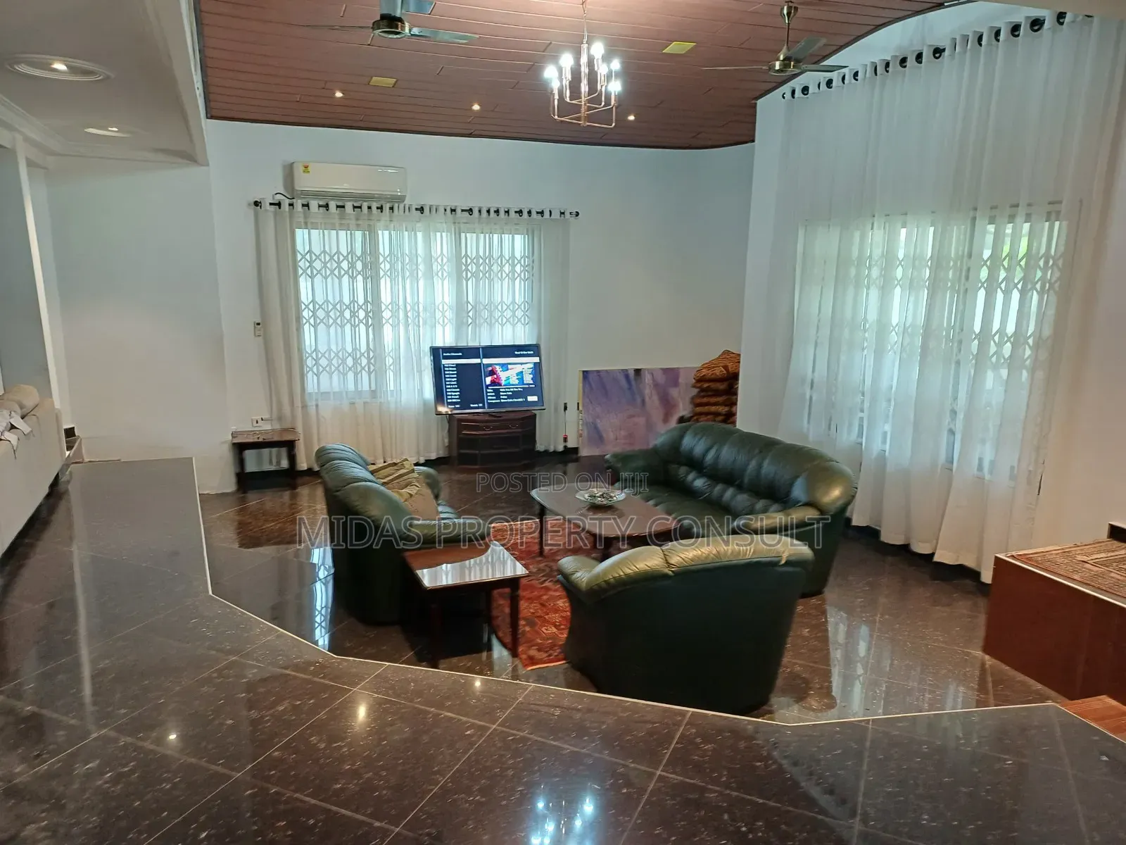 6bdrm House in East Airport Palace, Spintex for sale