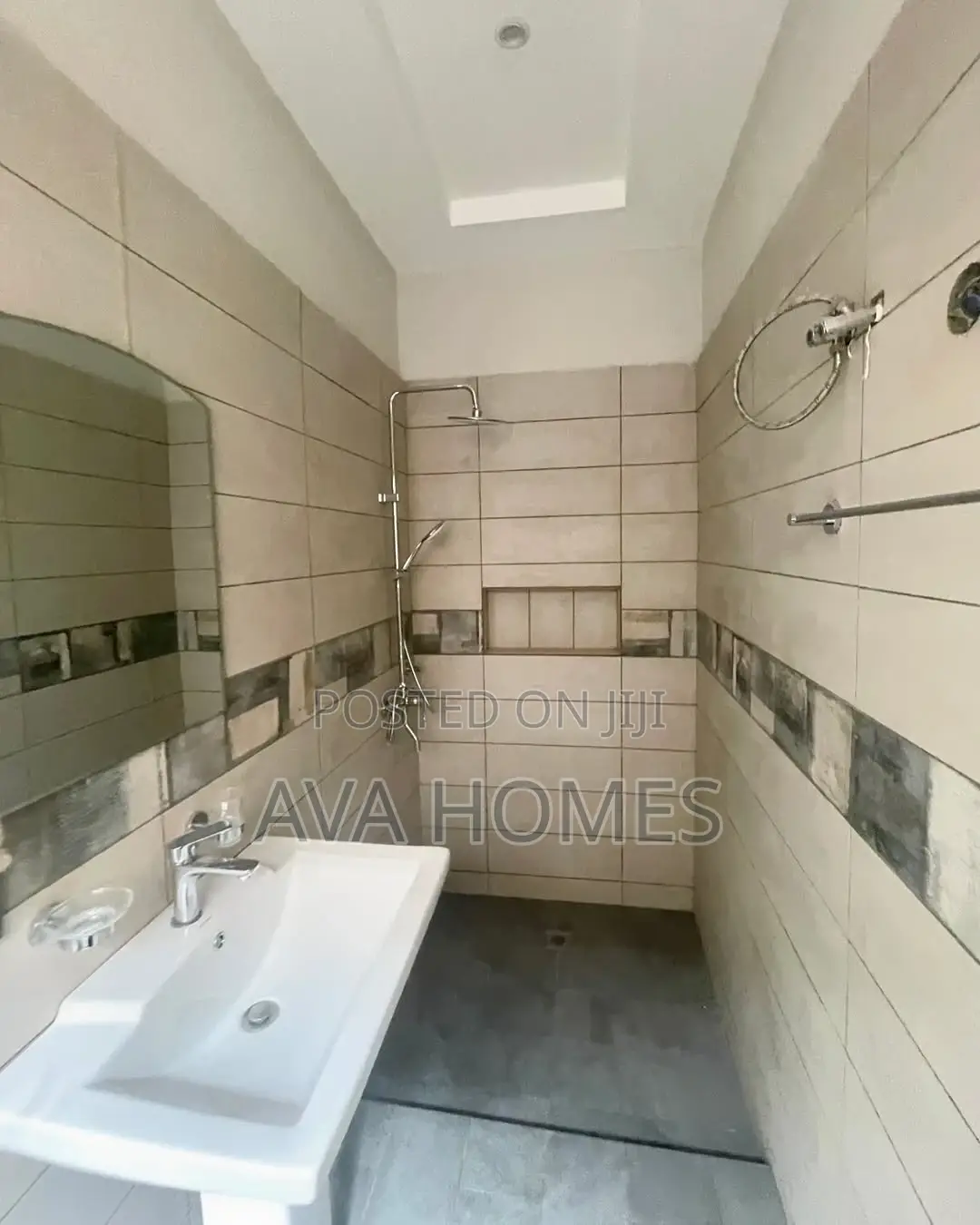 3bdrm Duplex in Oyarifa for rent