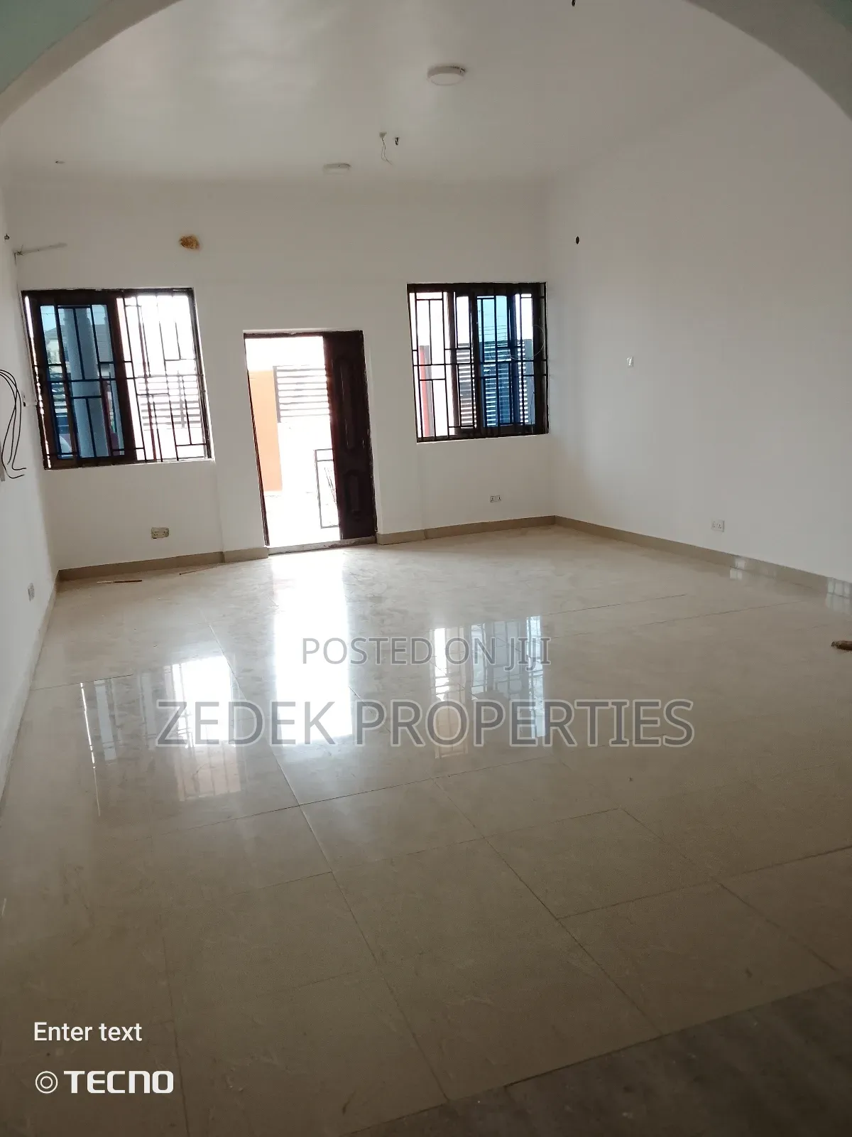 3bdrm Apartment in Zedek Properties, Ashomang Estate for rent
