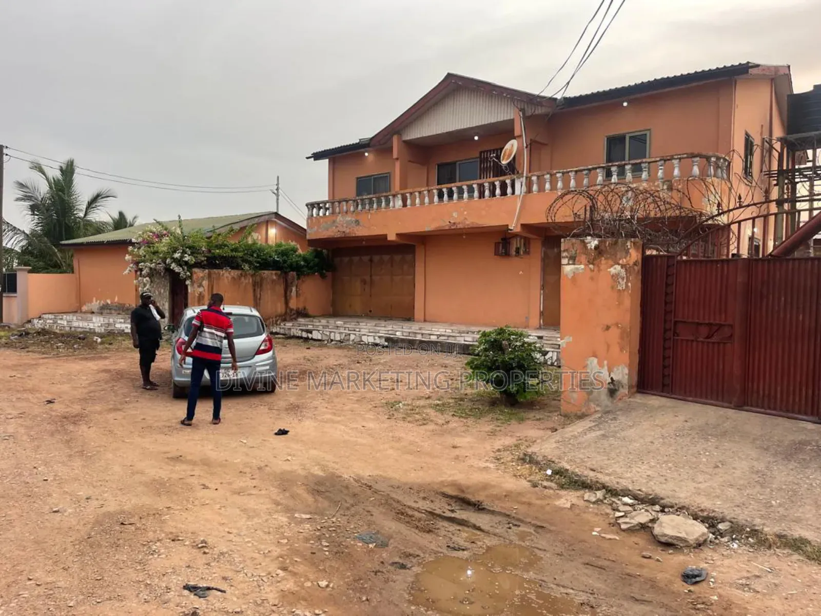 8bdrm House in Cocoa Board Area, Amasaman for sale
