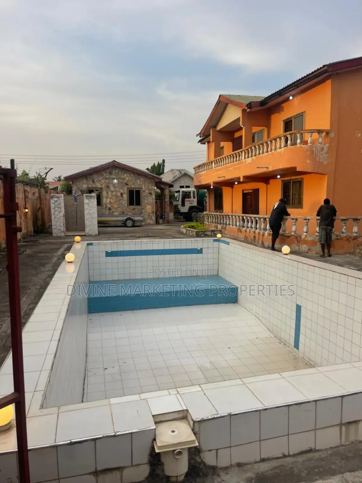 8bdrm House in Cocoa Board Area, Amasaman for sale