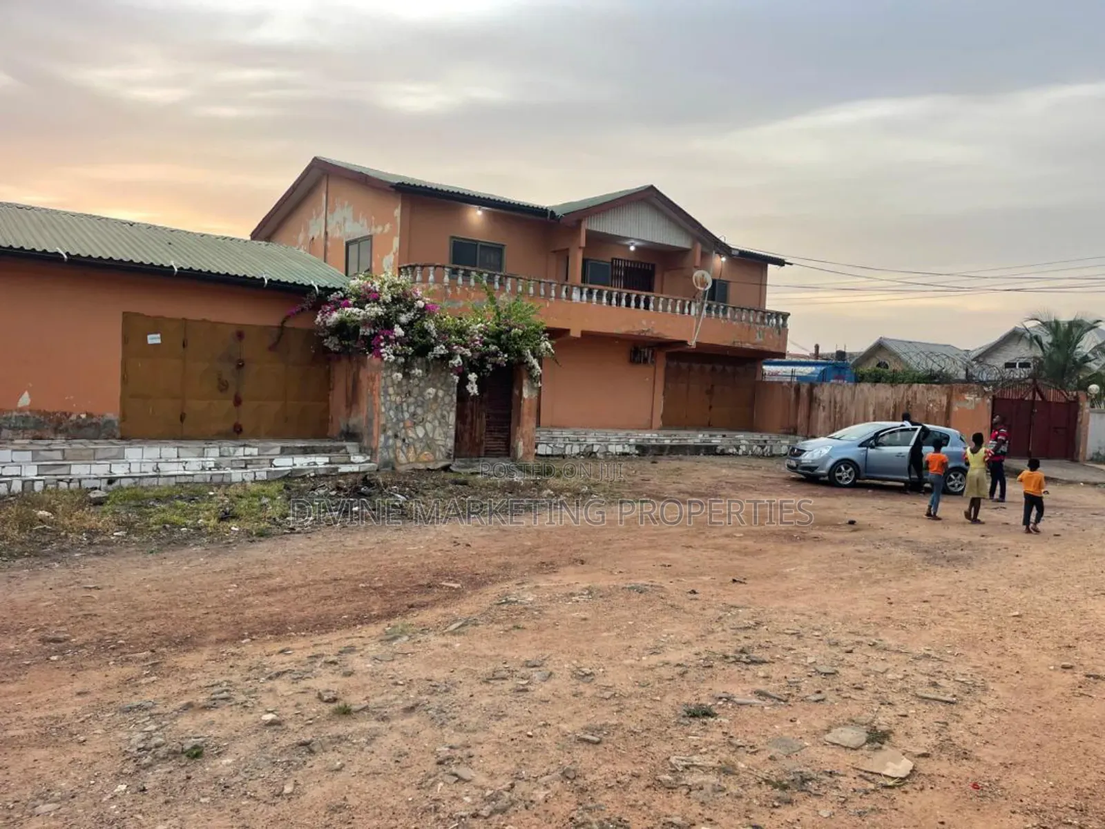 8bdrm House in Cocoa Board Area, Amasaman for sale