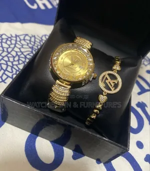 Anti Fade Louis Vuitton Branded Ladies Watch With Bracelet