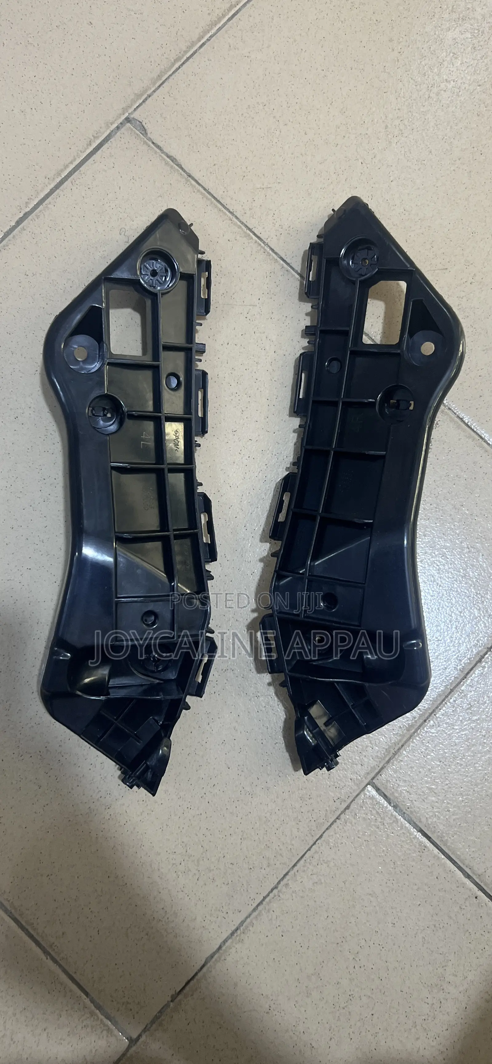 Toyota Rav4 2014 to 2018 Bumper Locker (Front)