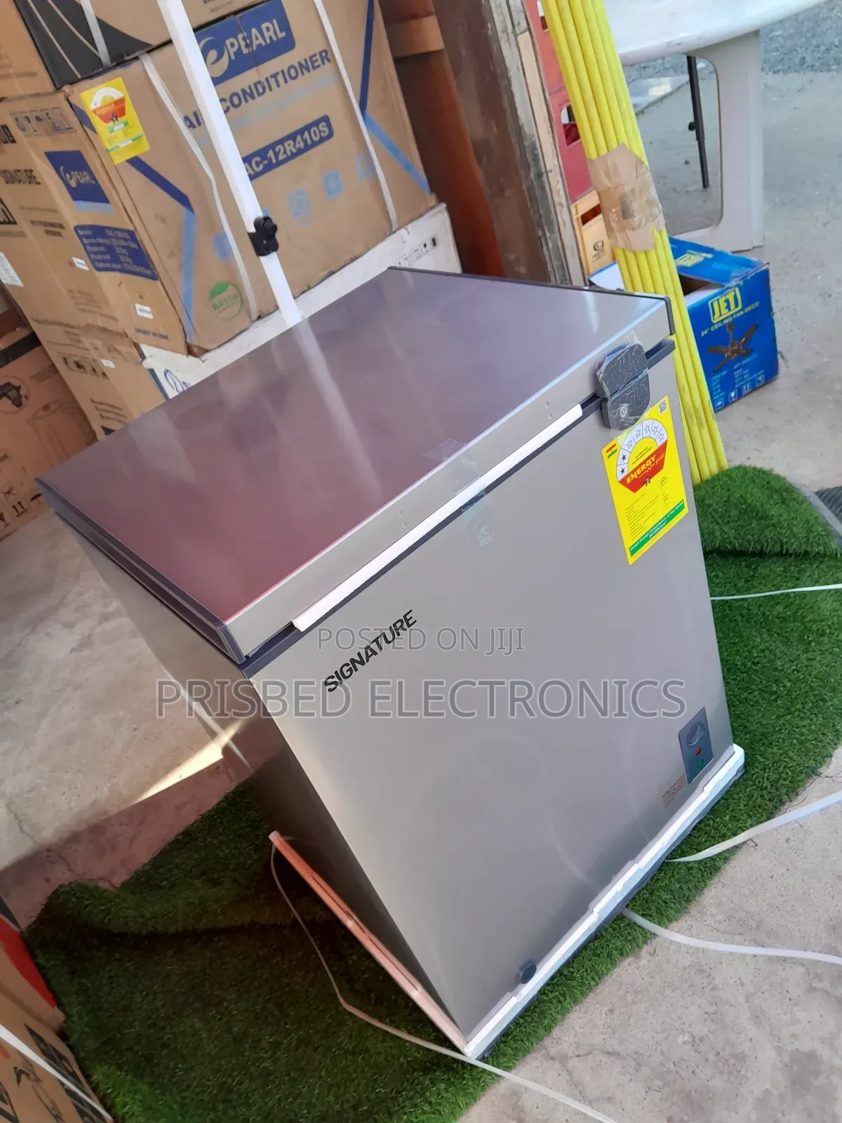 Signature Durable Chest Freezer 137 Litres
