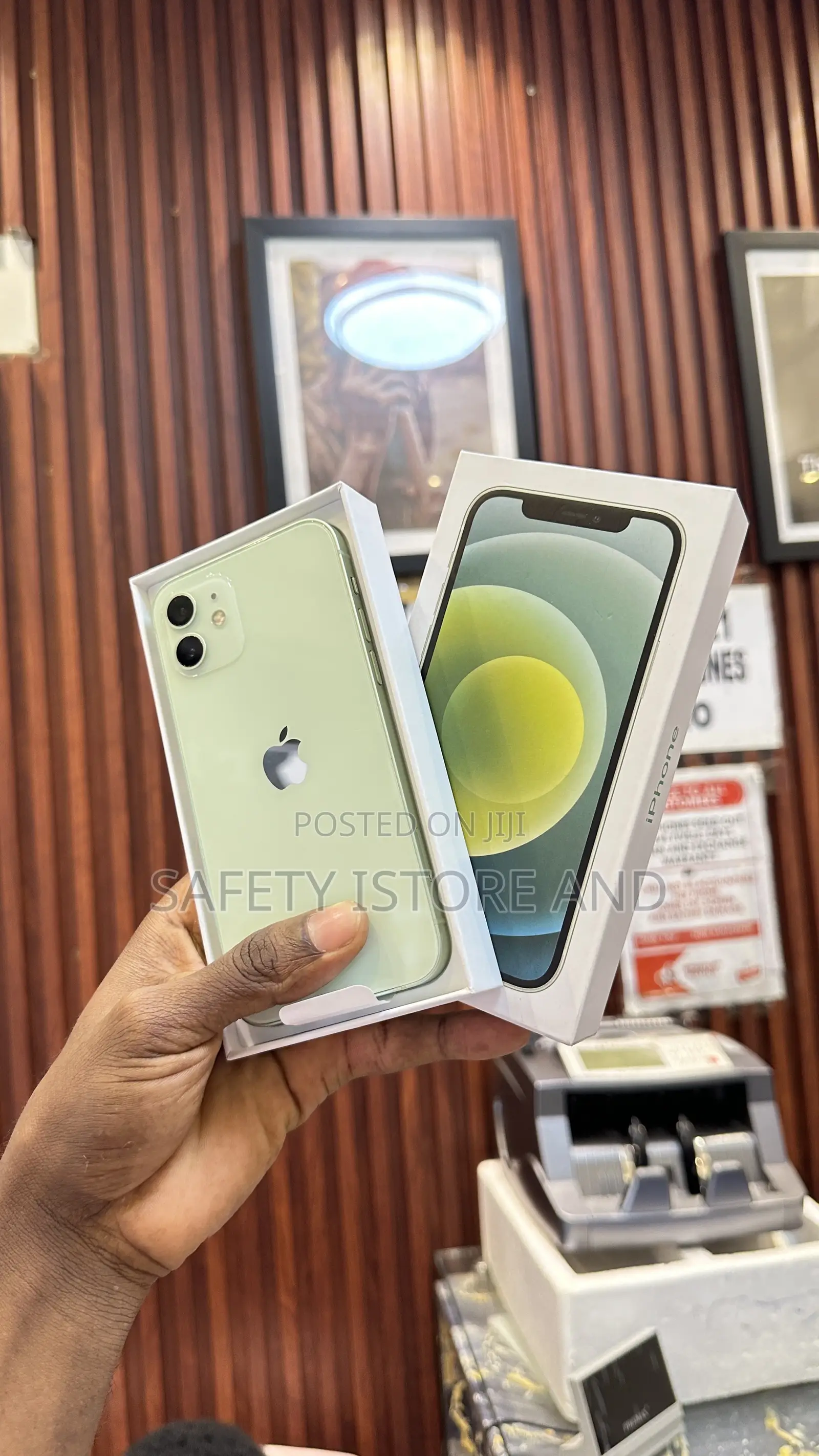 New Apple iPhone 12 64 GB Green